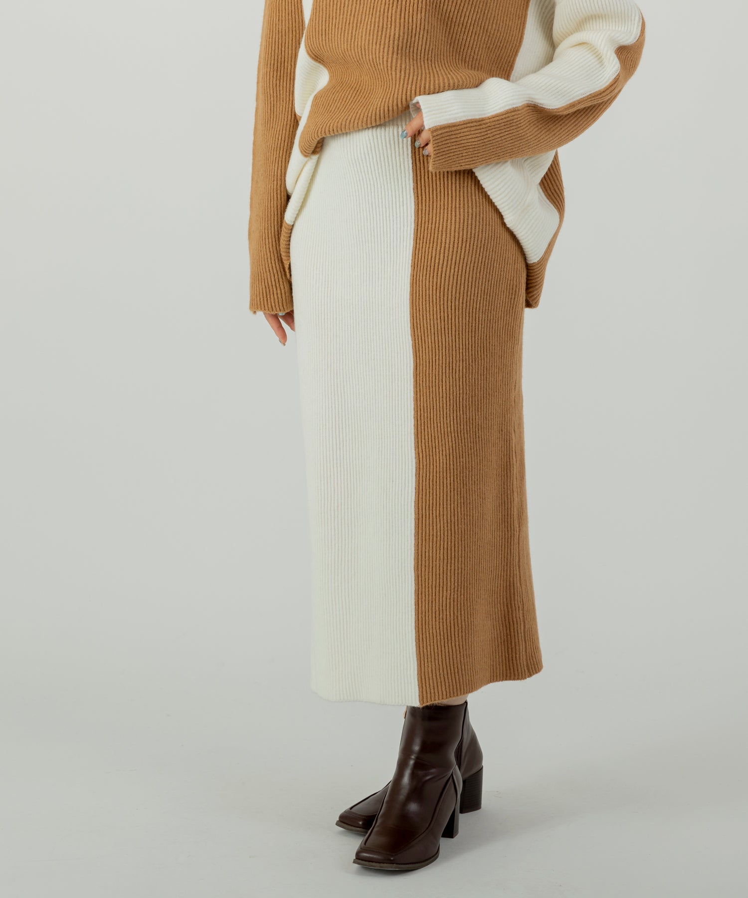 バイカラーハイネックニットタイトスカートセットアップ – jeudi