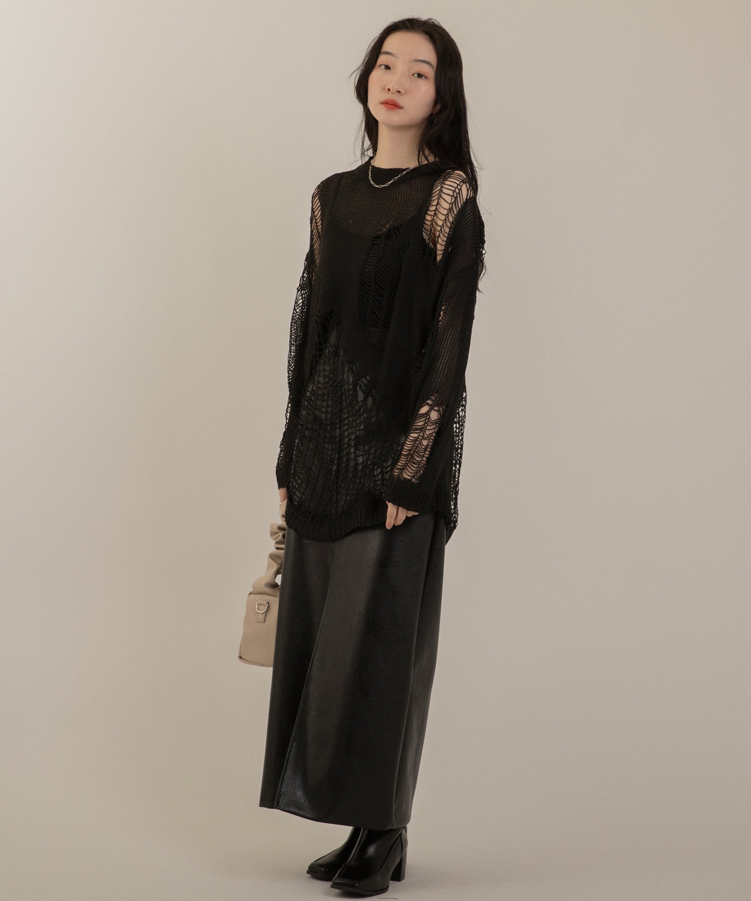 ざっくり穴あきローゲージニット – jeudi